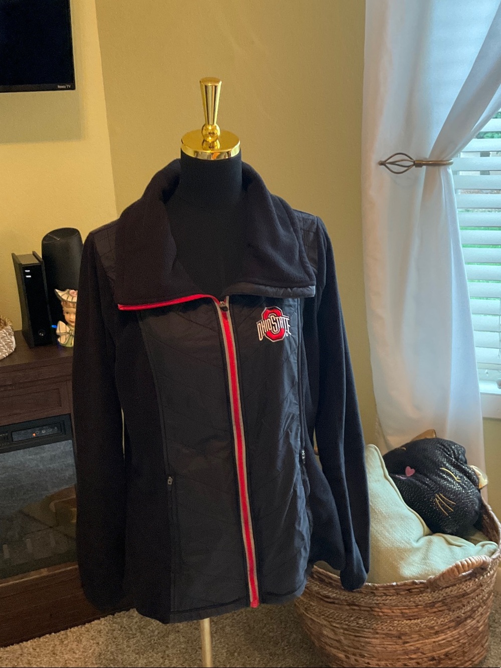 Women’s Size XL Zip Up Ohio State Fleece Jacket, CUTE!